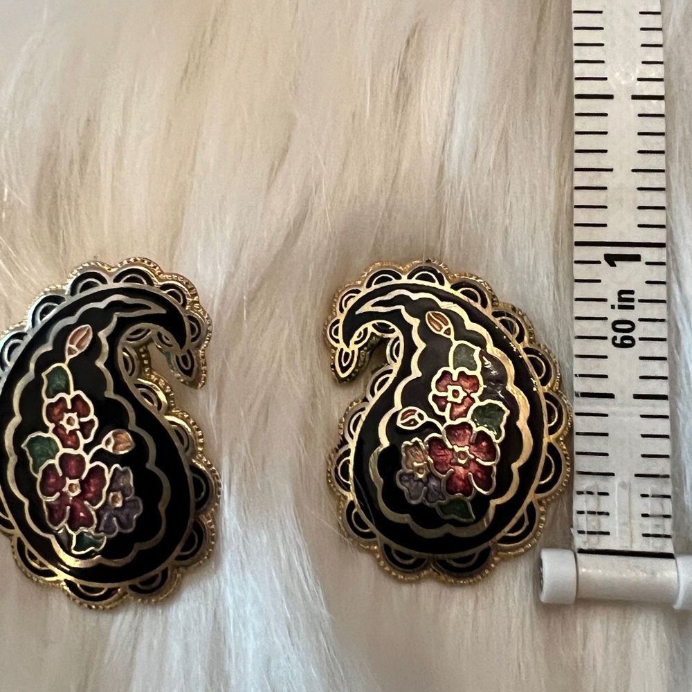 Elegant Vintage Cloisonné Black and Gold Paisley Floral Earrings - Picture 7 of 7
